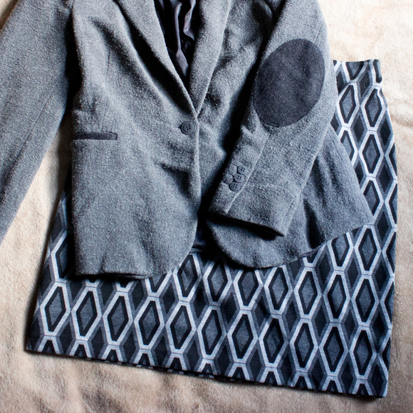 2/$20 Worthington Skirt knit Diamond Gray - Picture 3 of 4